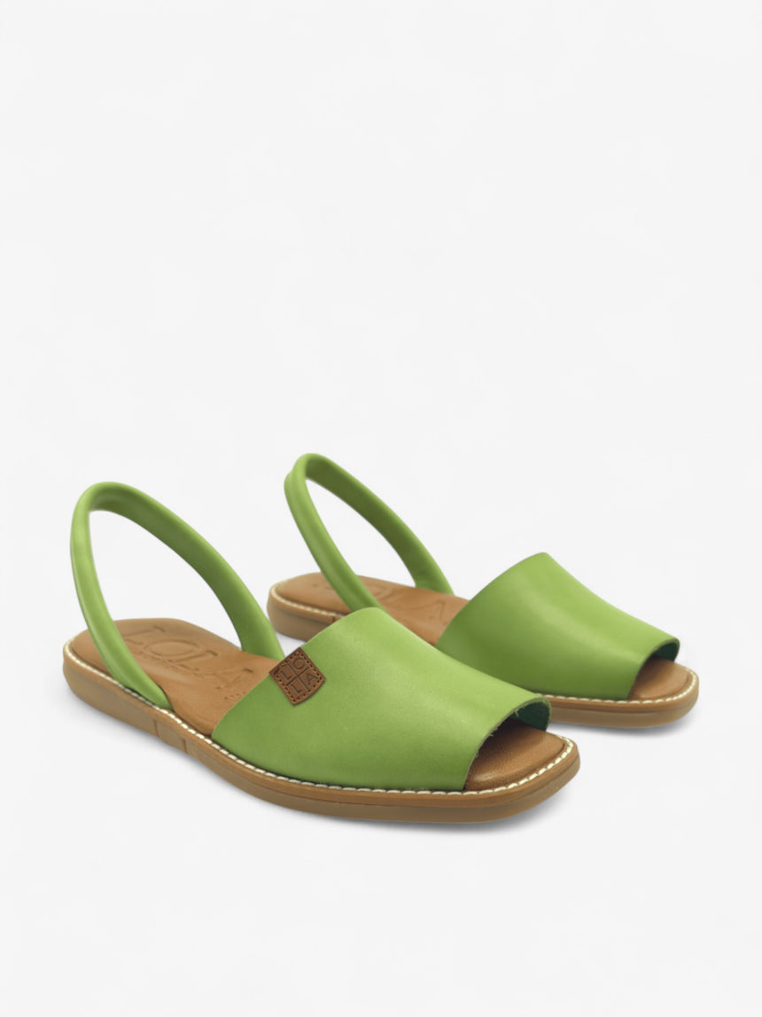 GALDANA flat Menorcan shoe in green (sample)