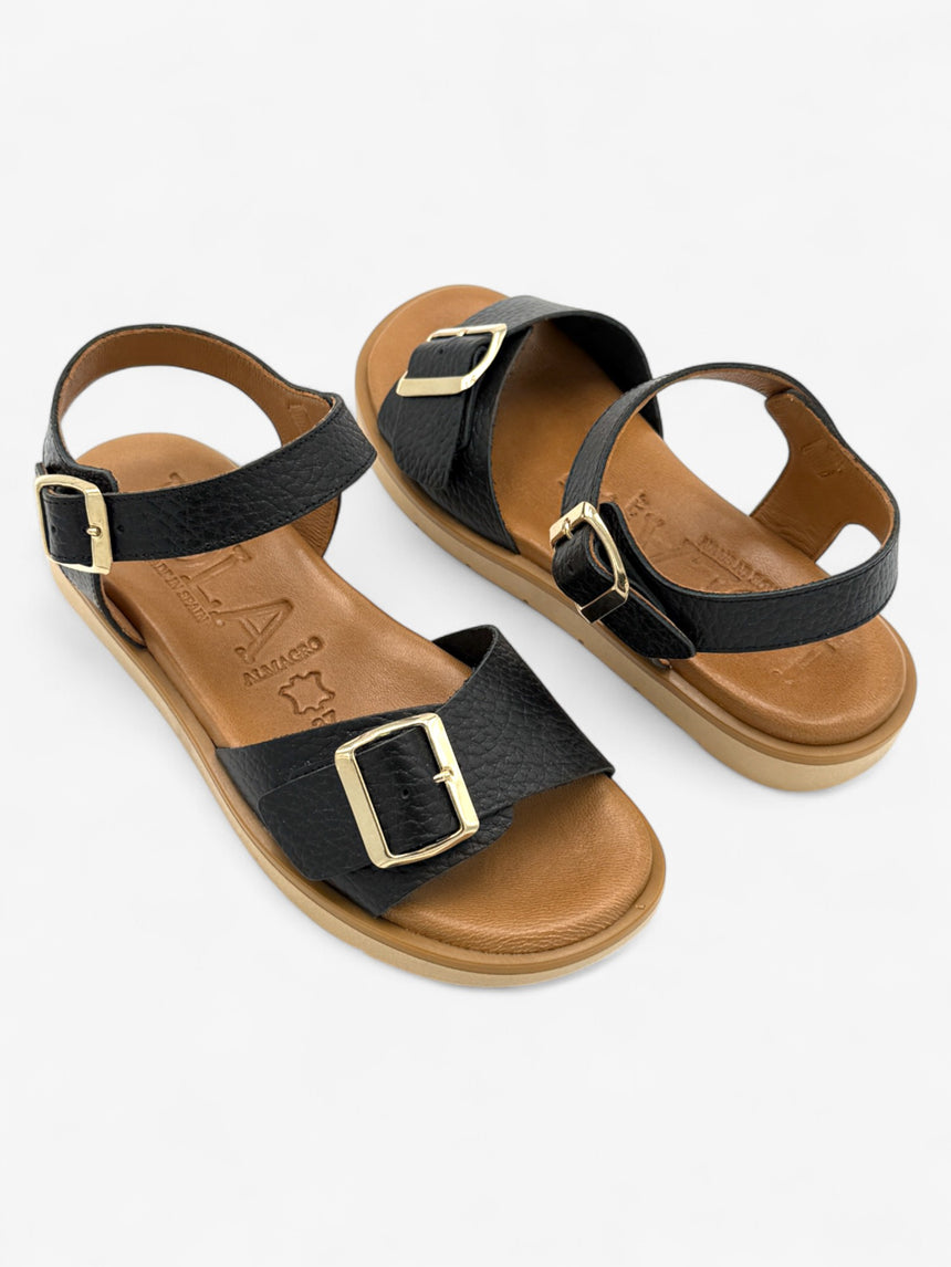 Sandalia plana en negro LOLA ALMAGRO