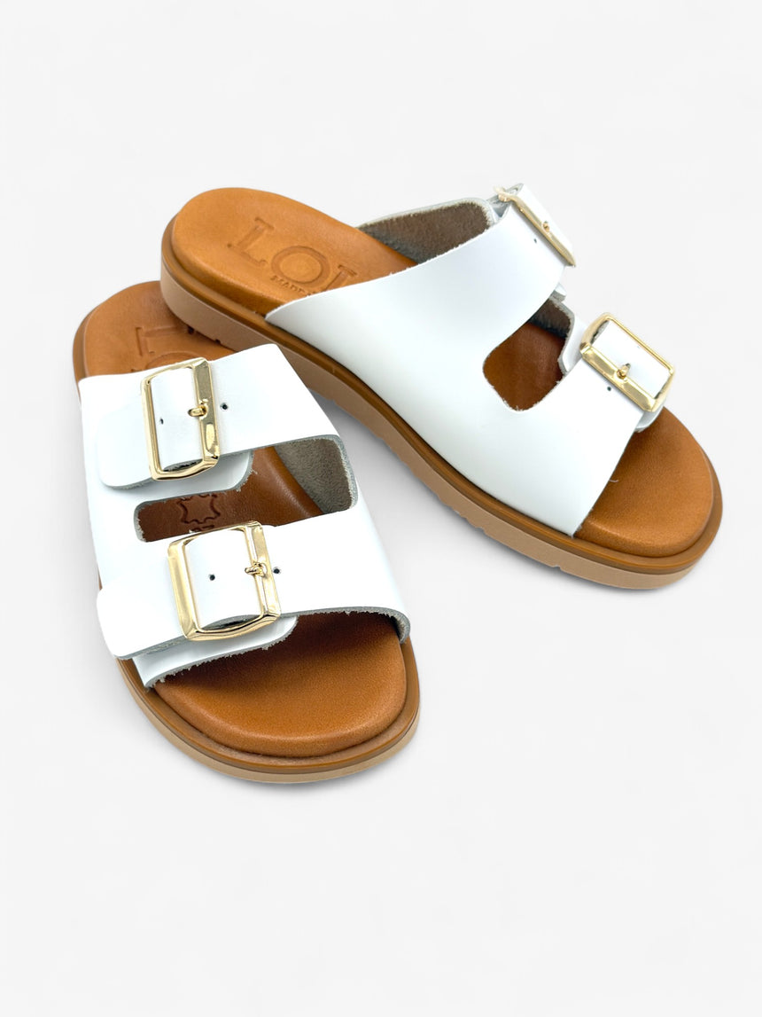 Sandalia plana dos hebillas Pelosa blanca LOLA ALMAGRO