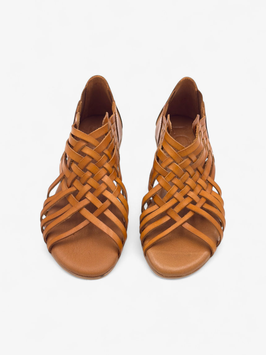 Sandalia plana trenzada Tonnarella color avellana LOLA ALMAGRO