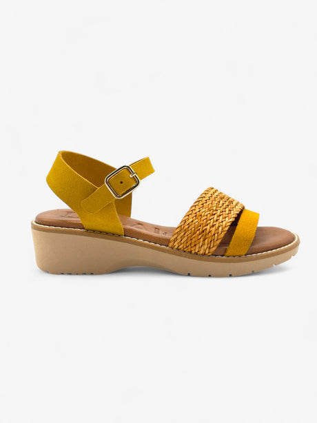 Sandalia con cuña M3 color panama con tiras de rafia y piel y talon de hebilla